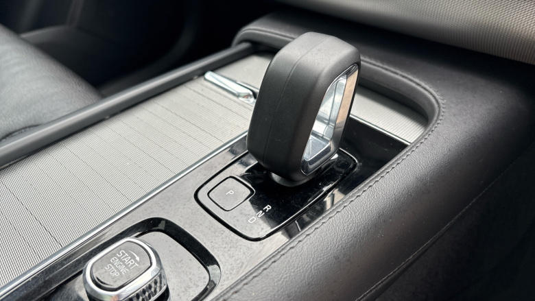 Volvo XC90 2.0 B5D [235] Plus Dark 5dr AWD Geartronic Diesel Estate